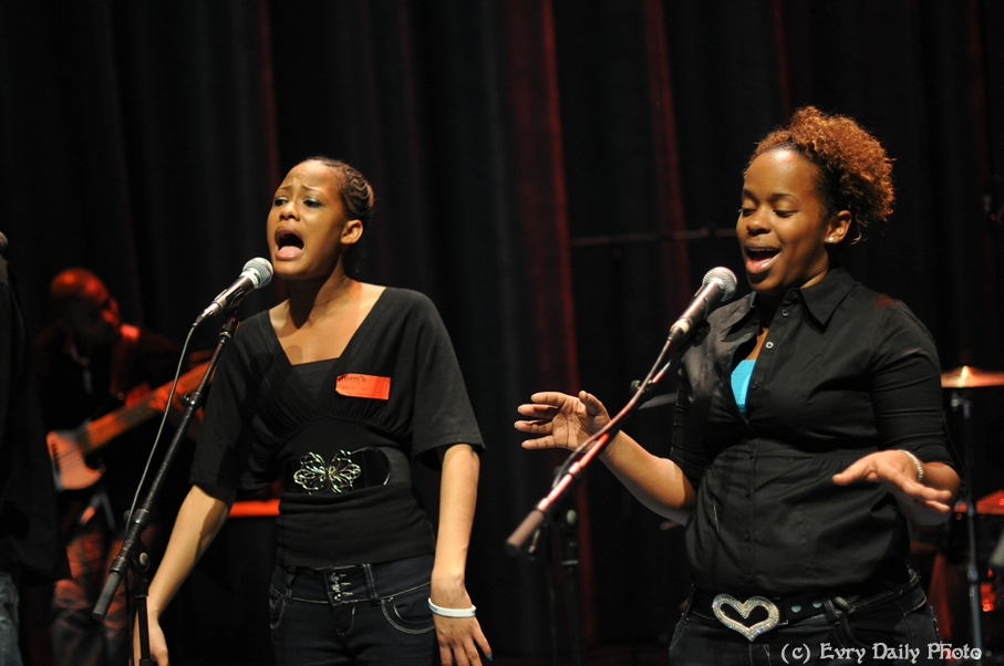 Evry Daily Photo - Telethon Evry 2010 - Concert Evry University Gospel - large - 5243391013.jpg